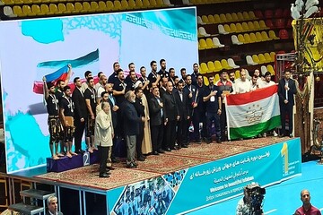الفريق الإيراني يتقلّد الذهب بالبطولة العالمية للعبة "الزورخانة"