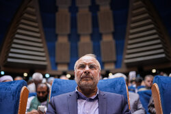 هوادارن محمد باقر قالیباف در انتظار ورود وی به اهواز