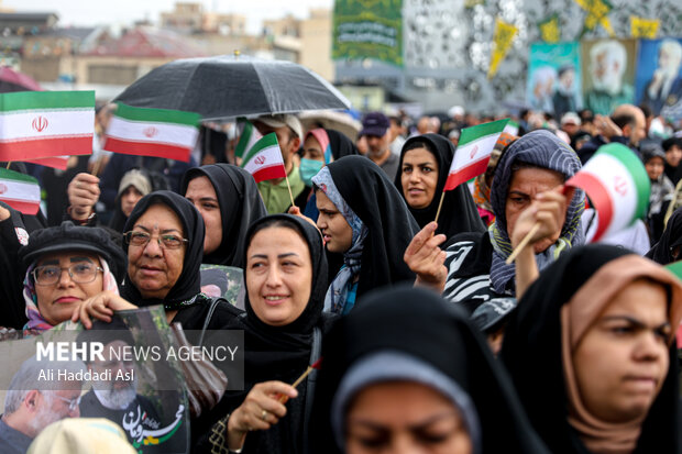 اجتماع هواداران سعید جلیلی در میدان امام حسین (ع)