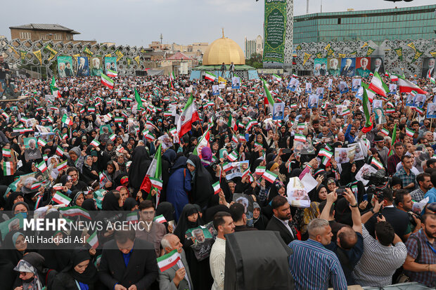 اجتماع هواداران سعید جلیلی در میدان امام حسین (ع)