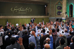 دیدار هزاران نفر از مردم در روز عید غدیر با رهبر معظم انقلاب