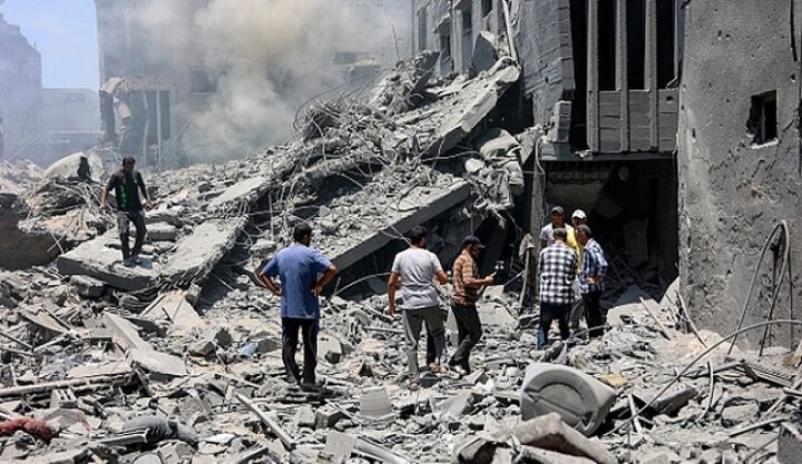 صهیونیست‌ها از هوا و زمین غزه را زیر آتش گرفتند
