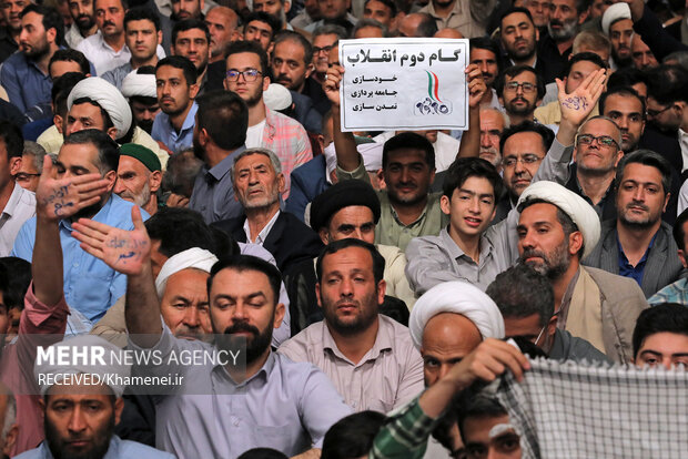دیدار هزاران نفر از اقشار مختلف مردم در روز عید غدیر با رهبر معظم انقلاب اسلامی