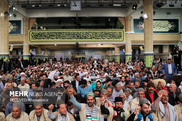 دیدار هزاران نفر از اقشار مختلف مردم در روز عید غدیر با رهبر معظم انقلاب اسلامی