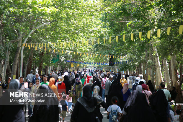 بزرگترین سفره اطعام کشور در روز عید غدیرخم در مشهد