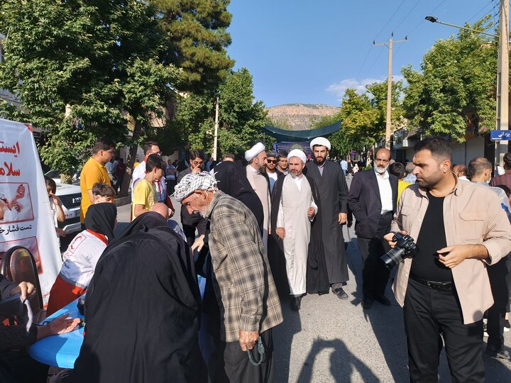 Tahran halkı Gadir Bayramı'nı kutlamak için bir araya geldi Tahran halkı Gadir Bayramı'nı kutlamak için bir araya geldi