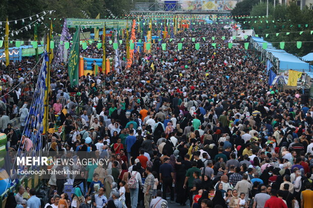 شاهد بالفيديو والصور: حشود غفيرة من الناس في مهرجان عيد الغدير في ارجاء ايران