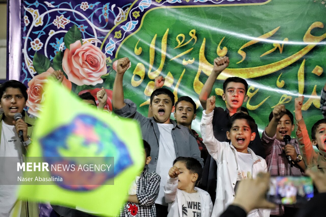 کیلومترها عشق در مهمانی غدیر/ أشهَدُ أَنّ عَلیاً ولیَّالله