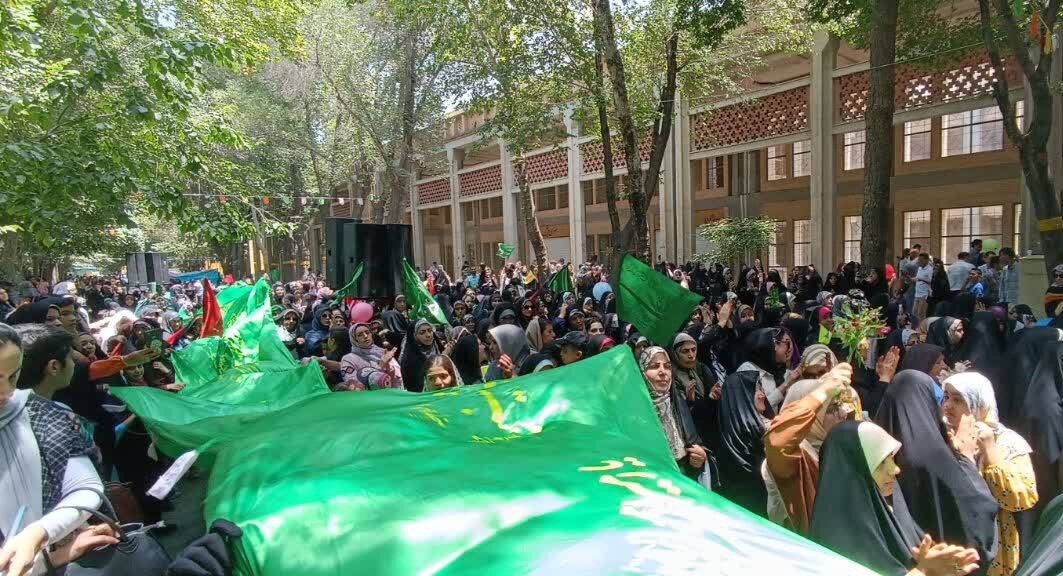 تجمع بانوان اصفهان در مهمونی غدیر در چهارباغ عباسی