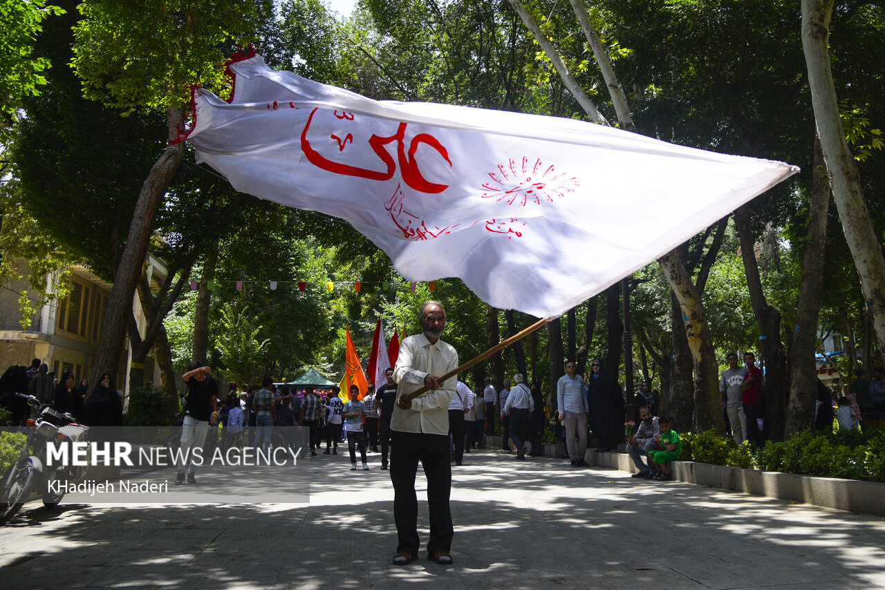 کیلومترها عشق در مهمانی غدیر/ أشهَدُ أَنّ عَلیاً ولیَّالله