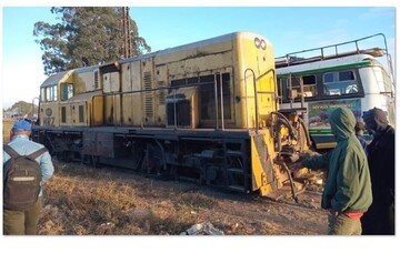 1 dead, 7 injured in Zimbabwe train-bus collision