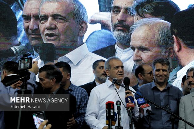 دریاچه ارومیه را نجات می دهیم دریاچه ارومیه را نجات می دهیم