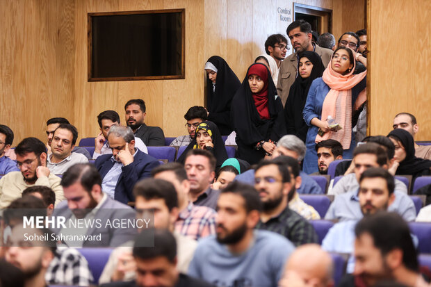 سخنرانی انتخاباتی علیرضا زاکانی در دانشگاه تهران