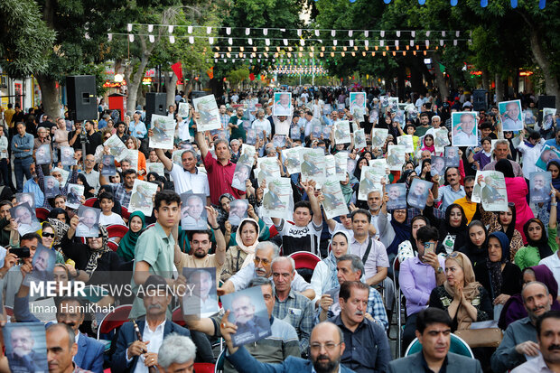 گردهمایی حامیان مسعودپزشکیان در همدان