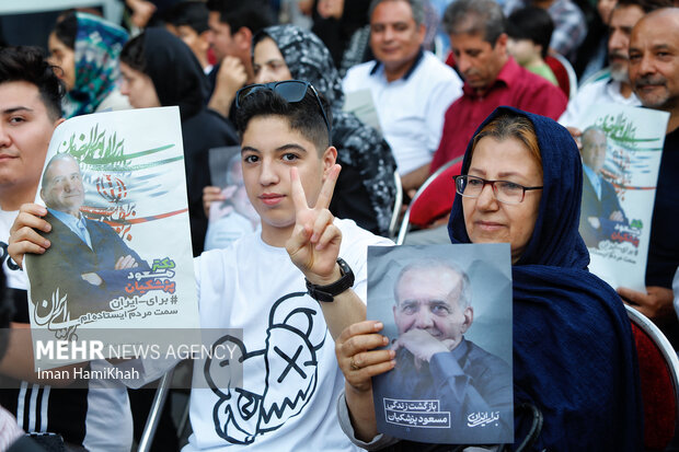 گردهمایی حامیان مسعودپزشکیان در همدان