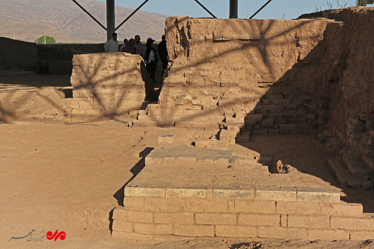 هبه زمین اطراف دروازه کوروش/ حفاظت یگان از تل آجری