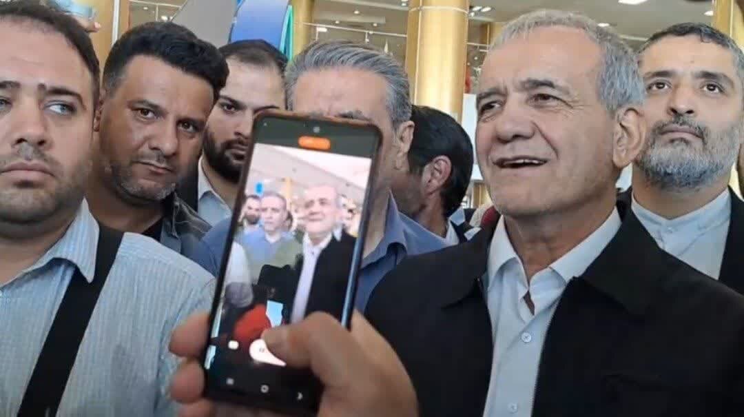 استقبال از پزشکیان به زبان ترکی در مشهد 