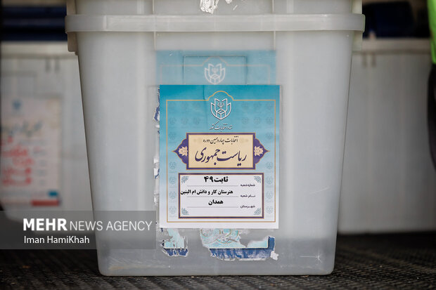 اعزام بالگردهای حامل صندوق‌های اخذ رای به مناطق سخت گذر خوزستان