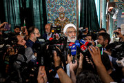 تقرير مصور ... مشاركة اهالي طهران للانتخابات الرئاسية في حسينية ارشاد