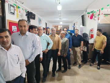 ایرانی شہر ایلام میں صدارتی انتخاب کے لیے ووٹنگ لائنوں میں رش