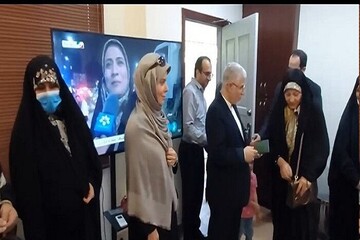 اجراء عملية التصويت في السفارة الإيرانية في إندونيسيا