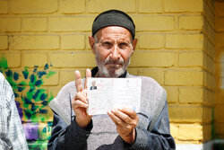 Hamedan people cast votes in presidential election
