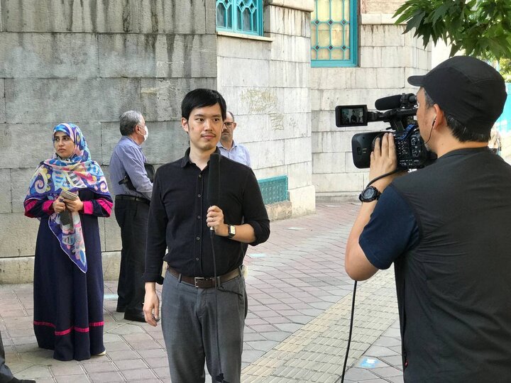 حضور وسائل إعلام أجنبية لتغطية الانتخابات في حسينية ارشاد