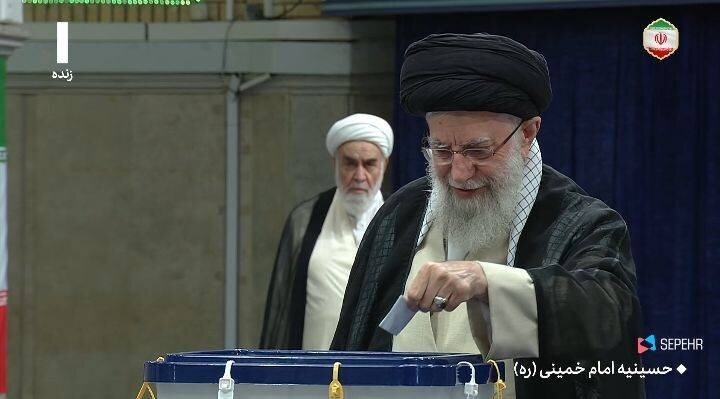 ایرانی صدارتی انتخابات کا باقاعدہ آغاز، رہبر معظم نے اپنا ووٹ کاسٹ کرلیا