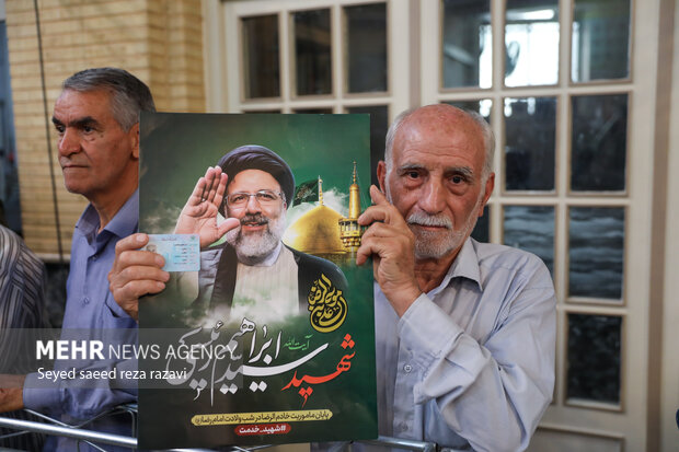 انتخابات چهاردهمین دوره ریاست جمهوری در مسجد لرزاده