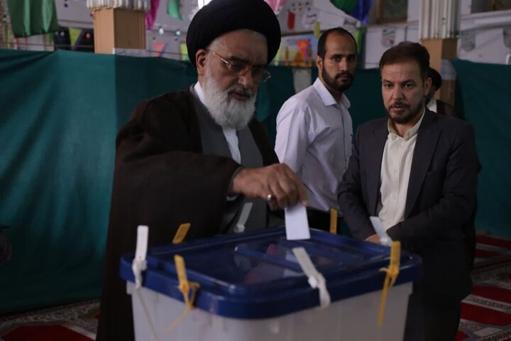 حضور مردم پای صندوق‌های رای موجب تحقق اهداف نظام و اسلامی می‌شود