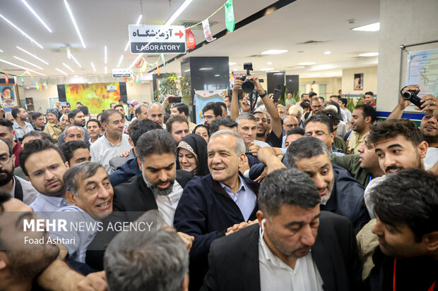انتخابات چهاردهمین دوره ریاست جمهوری در مسجد فیروزآبادی