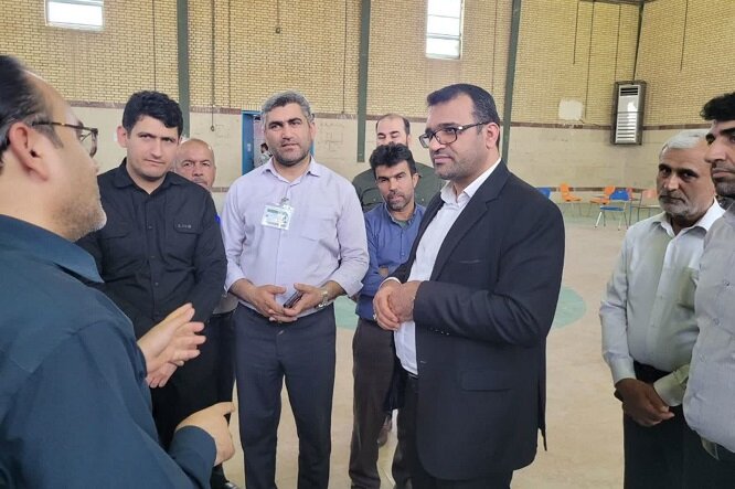 مردم استان بوشهر حضوری باشکوه پای صندوق‌های رای دارند
