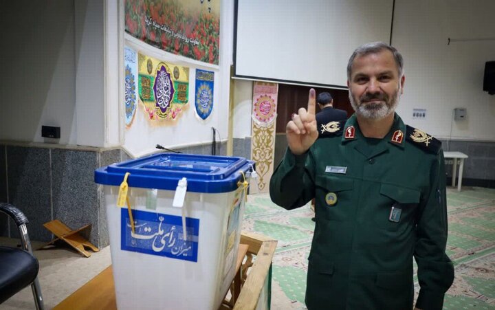 شرکت در انتخابات مایه عزت انقلاب اسلامی است