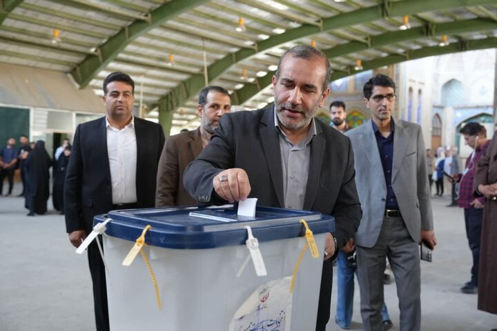کرمانشاهیان شرکت در انتخابات را به ساعات پایانی موکول نکنند
