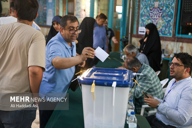 شرکت در انتخابات حق مسلم هر ایرانی است