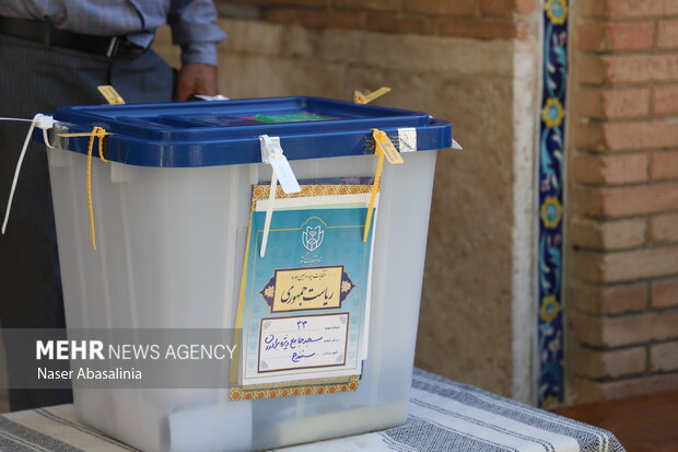 شرکت زائران قزوینی حاضر در کربلا در انتخابات ریاست جمهوری