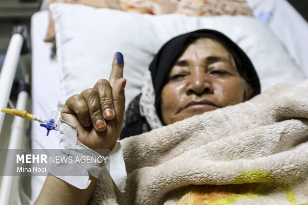 اخذ رأی چهاردهمین دوره ریاست جمهوری در بیمارستان مدنی تبریز