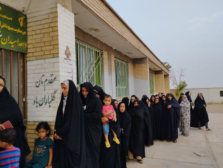 حضور پرشور مردم روستای علی آباد قریشی شهرستان خواف در انتخابات