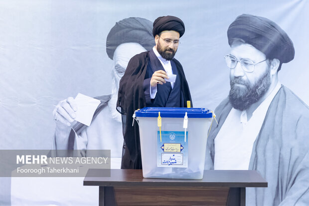 انتخابات چهاردهمین دوره ریاست جمهوری در حسینیه جماران
