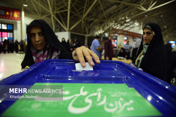 ساعات پایانی انتخابات چهاردهمین دوره ریاست جمهوری در اصفهان