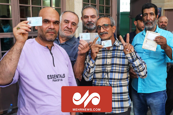 بیرون ملک مقیم ایرانیوں کی ووٹنگ کے عمل میں شرکت