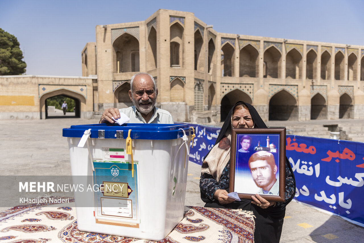 رنگین کمان حضور؛ همه اصفهان پای صندوقهای رأی آمدند