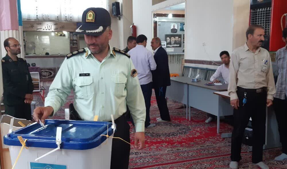 حضور مسوولان فامنین در پای صندوقهای رأی