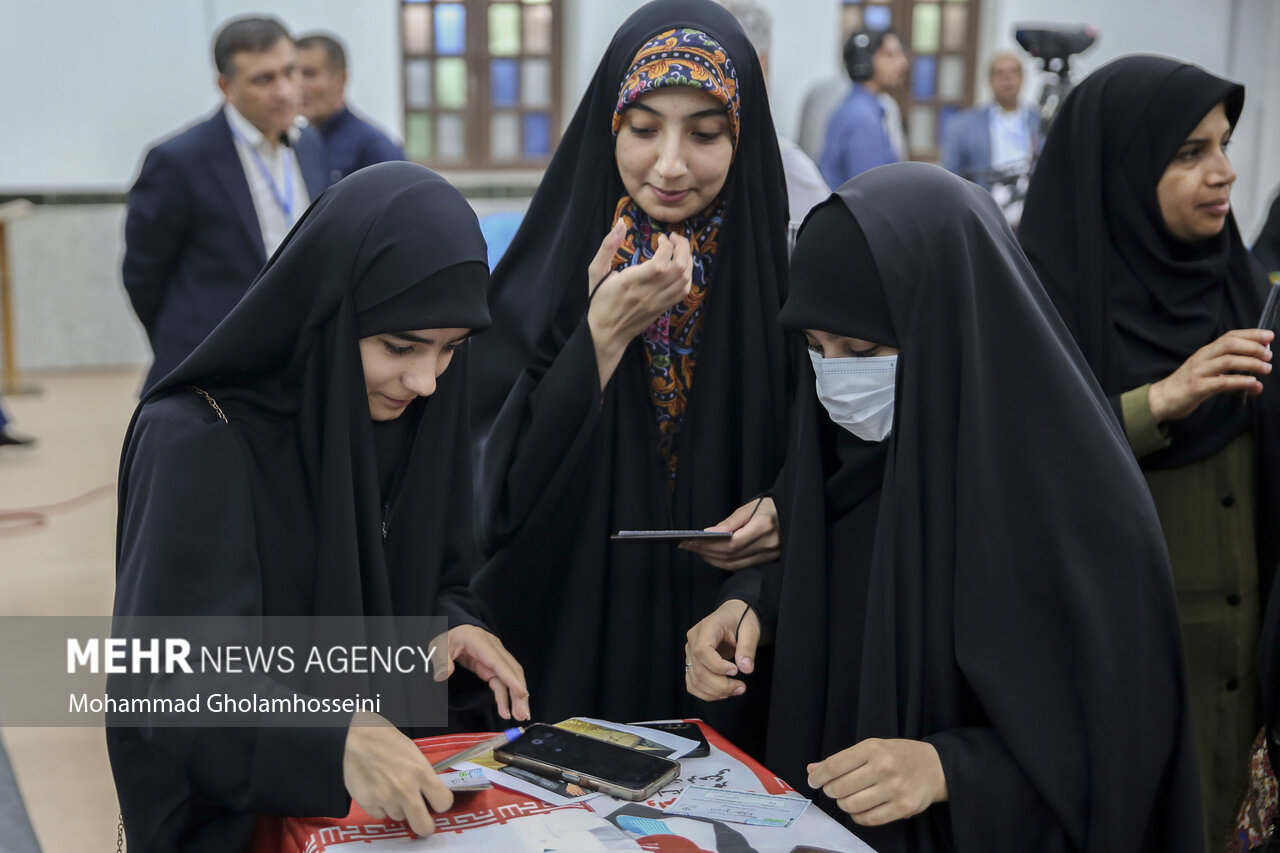 حضور مردم پای صندوق رای نشان ارادت به شهید جمهور