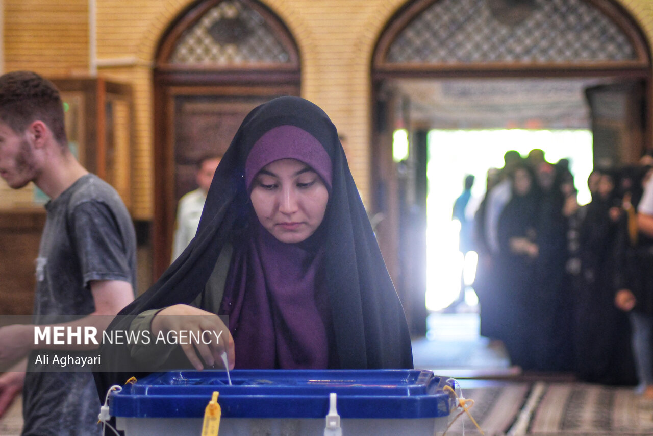 روایت مهر از حماسه حضور آذری ها/مردم سنگ تمام گذاشتند