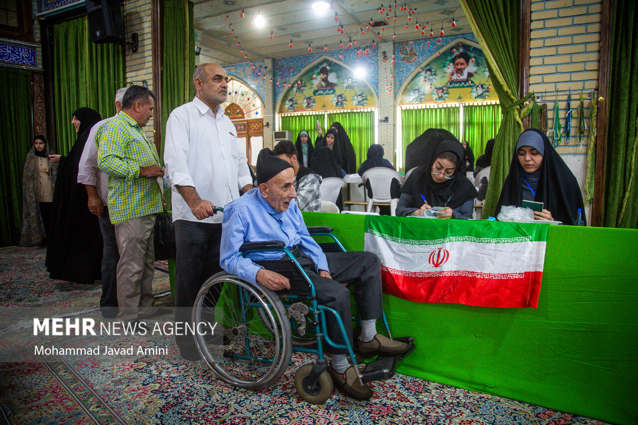 نبضة من مشاركة الشعب الايراني في الانتخابات الرئاسية