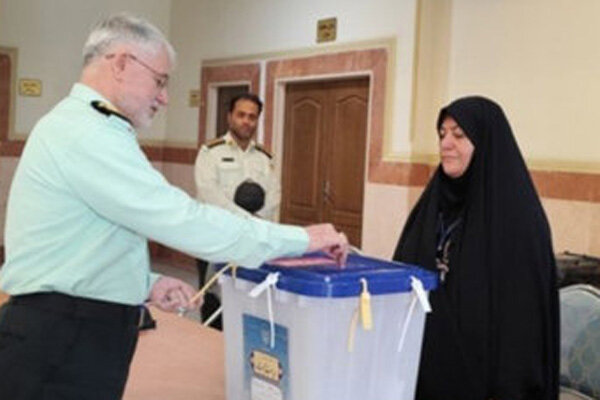 حضور شخصیت های سیاسی و مذهبی استان تهران در انتخابات