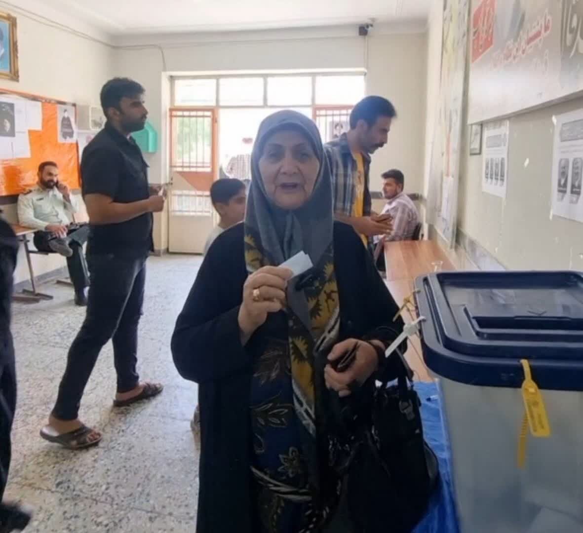 کردها در صف حماسه حضور/همه پای صندوقهای رأی آمدند