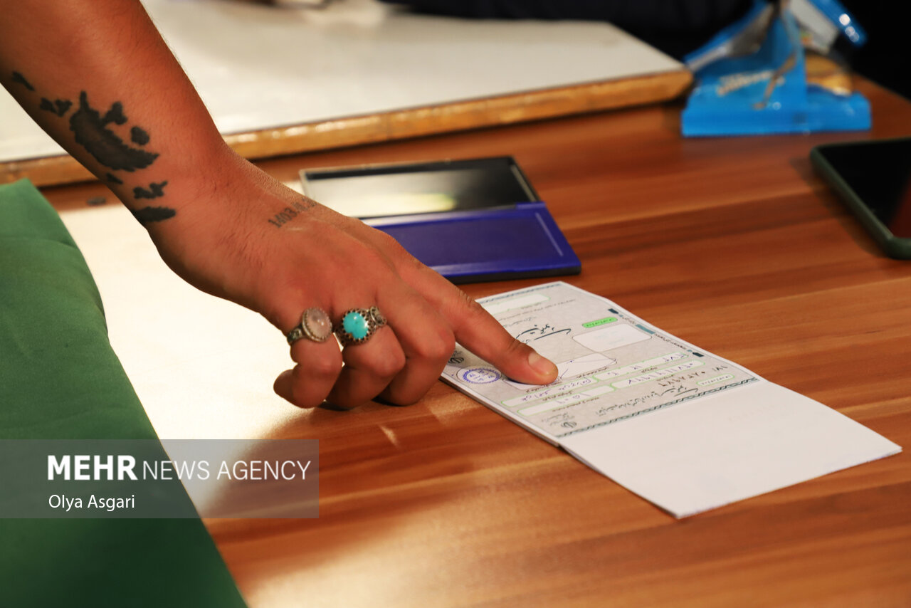 تکرار حماسه گلستانی ها پای صندوق های رأی/ همه خواهند آمد