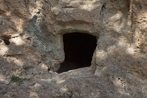 بردگوریها مقابر صخرهای کوچگران بختیاری بودند